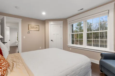 13 Wilson Road Londonderry NH 03053