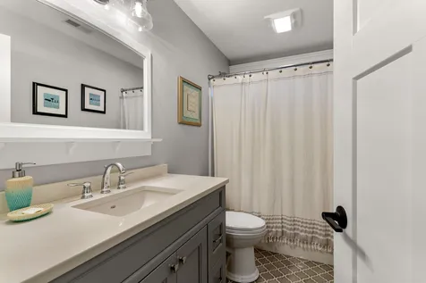 13 Wilson Road Londonderry NH 03053