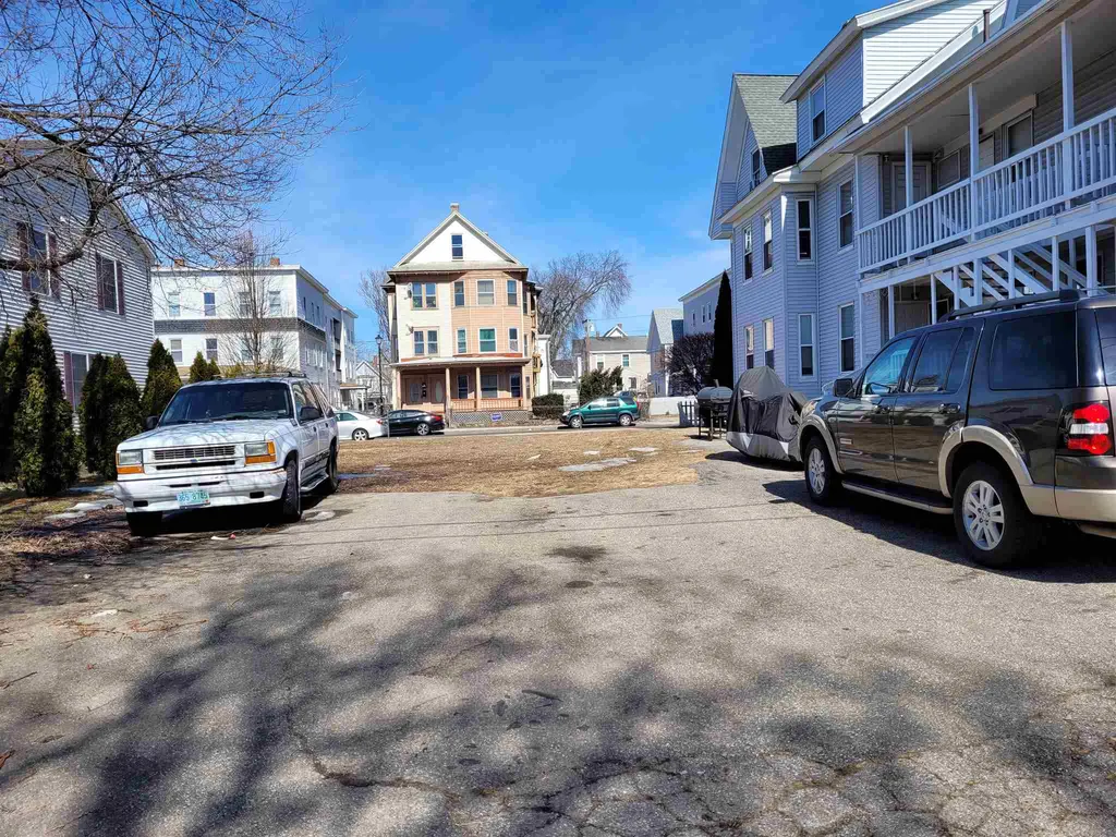 341 Lake Avenue Manchester NH 03103