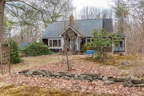 15 Moharimet Drive Madbury NH 03823