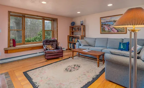 15 Moharimet Drive Madbury NH 03823