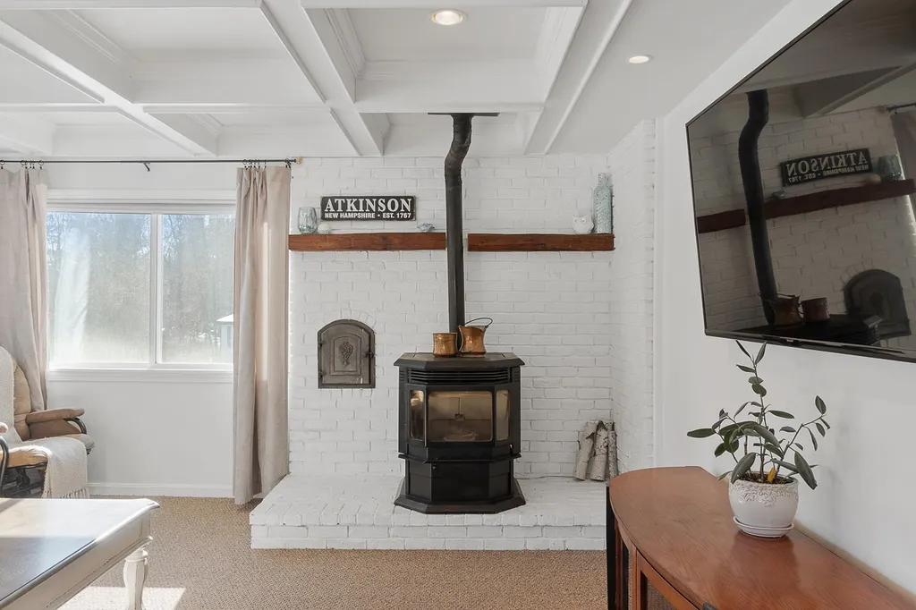 138 Maple Avenue Atkinson NH 03811
