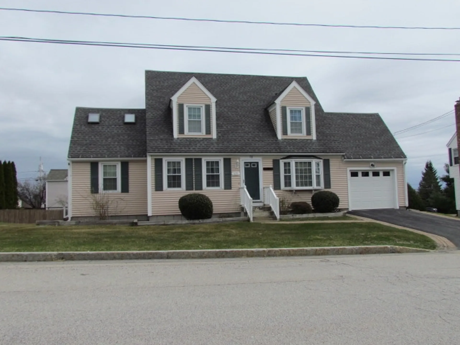 63 Lynwood Lane Manchester NH 03109