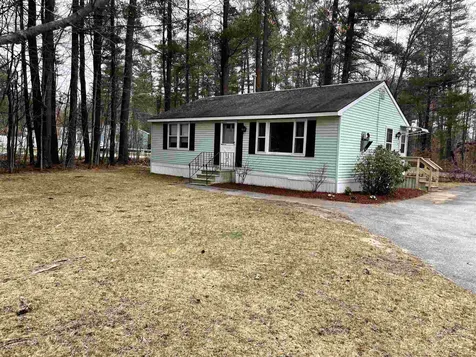 8 Reading Road Nashua NH 03062