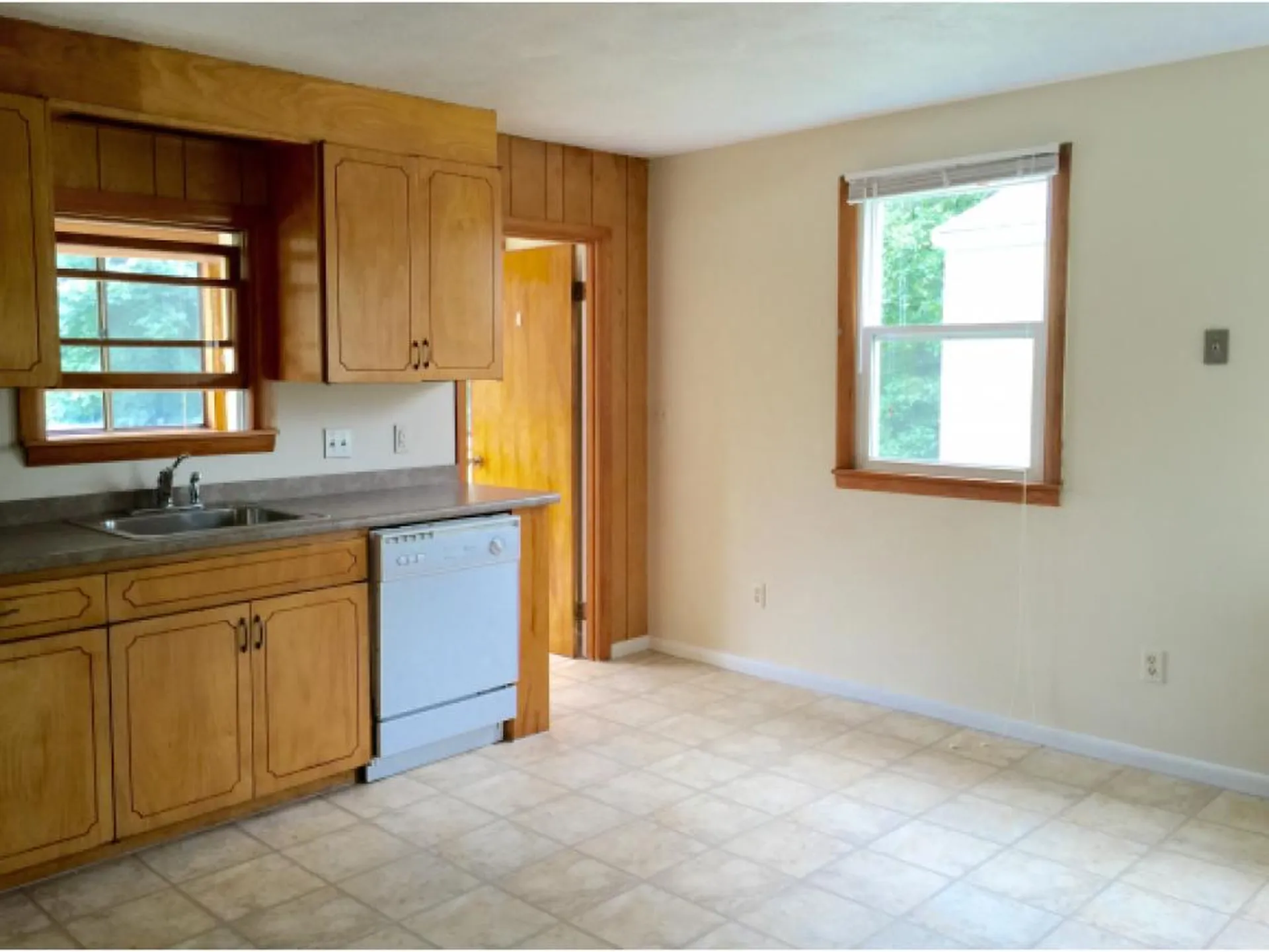3 Walnut Avenue Hampton NH 03842