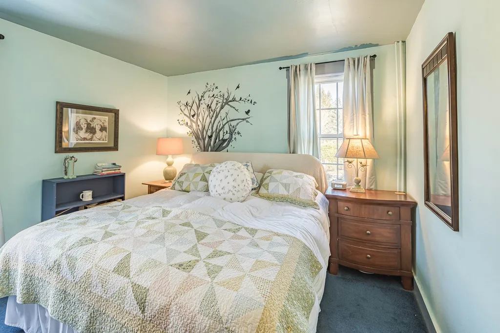 22 Lary Lane Norwich VT 05055