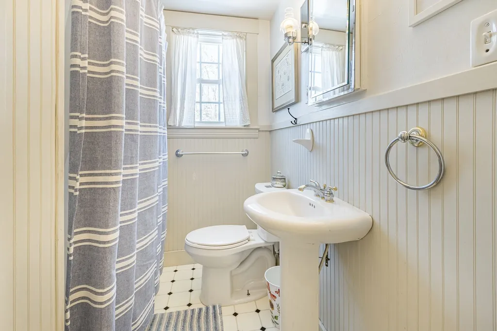 22 Lary Lane Norwich VT 05055