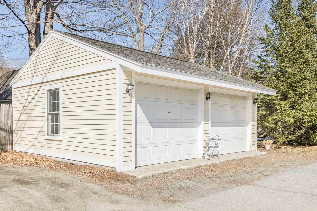22 Lary Lane Norwich VT 05055