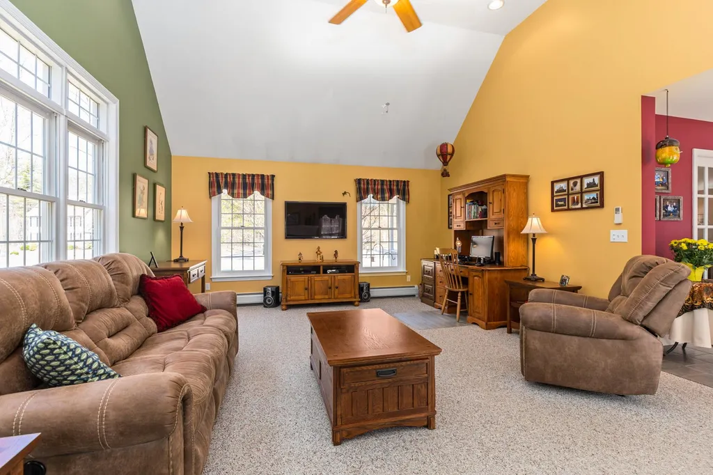 13 Harvest Way Newmarket NH 03857