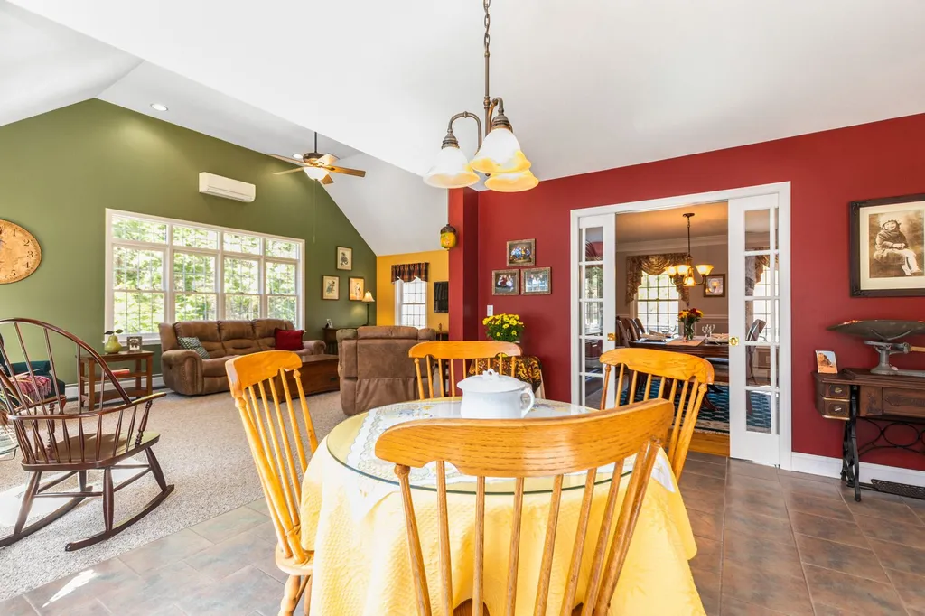 13 Harvest Way Newmarket NH 03857