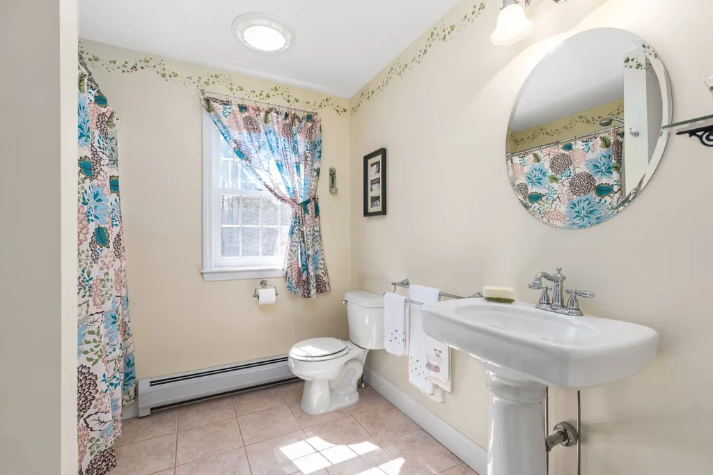 13 Harvest Way Newmarket NH 03857