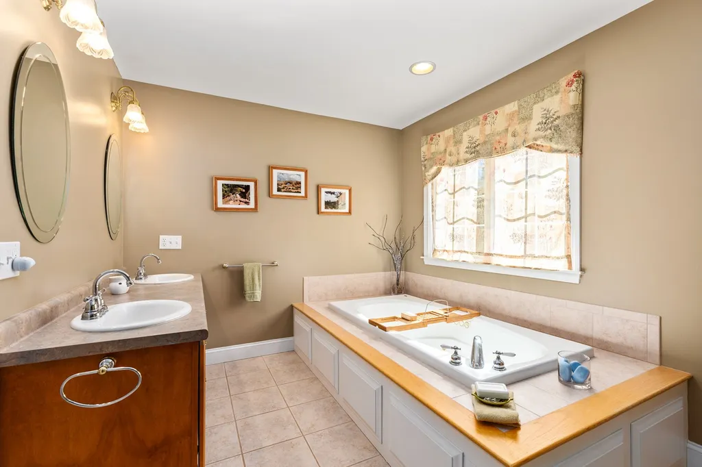 13 Harvest Way Newmarket NH 03857