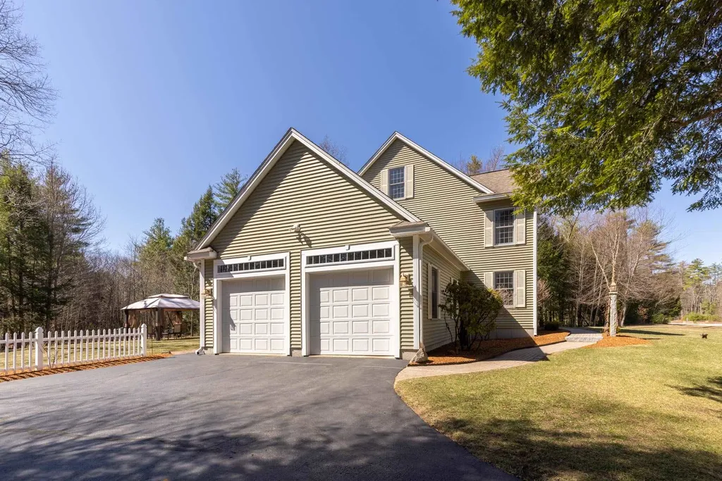 13 Harvest Way Newmarket NH 03857