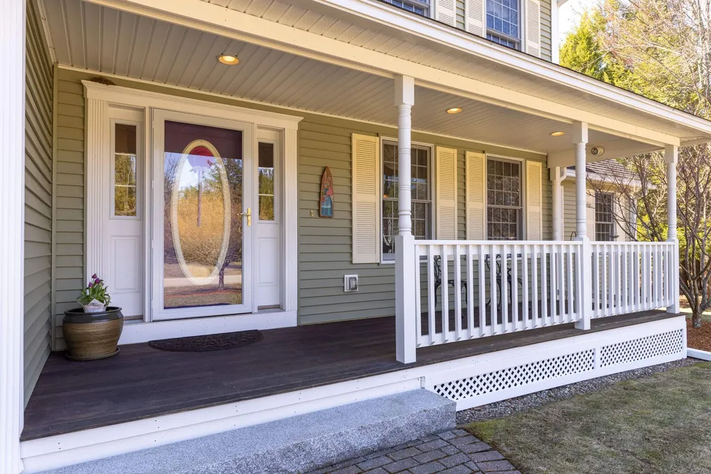 13 Harvest Way Newmarket NH 03857