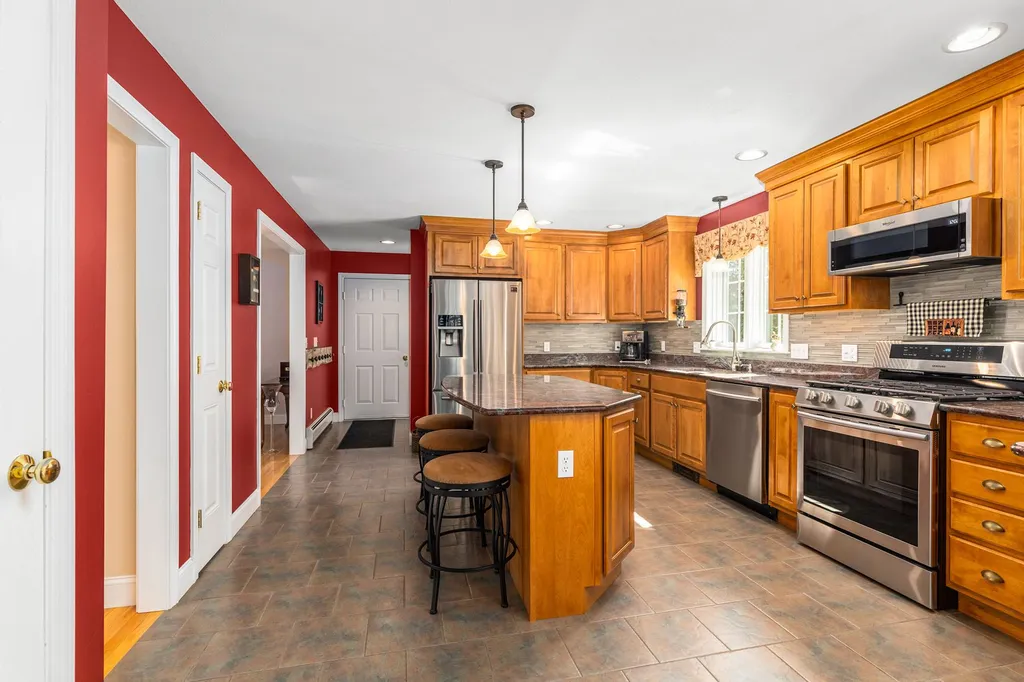 13 Harvest Way Newmarket NH 03857