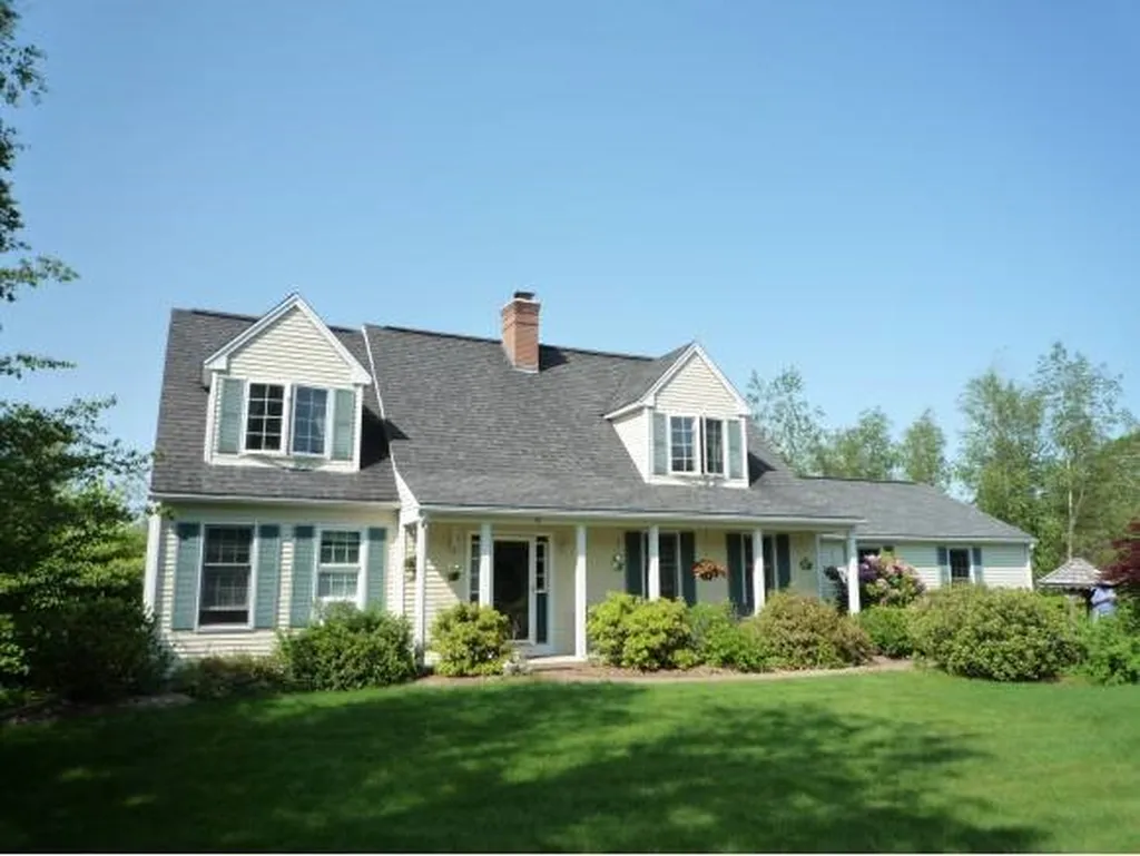 18 Brewster Heights Wolfeboro NH 03894