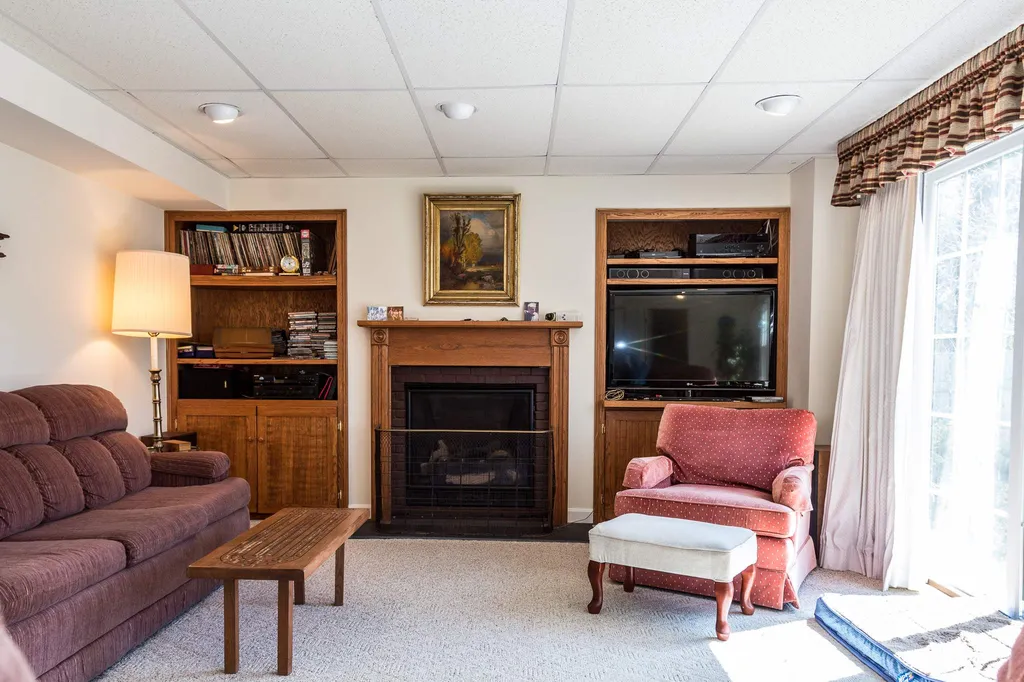 18 Brewster Heights Wolfeboro NH 03894