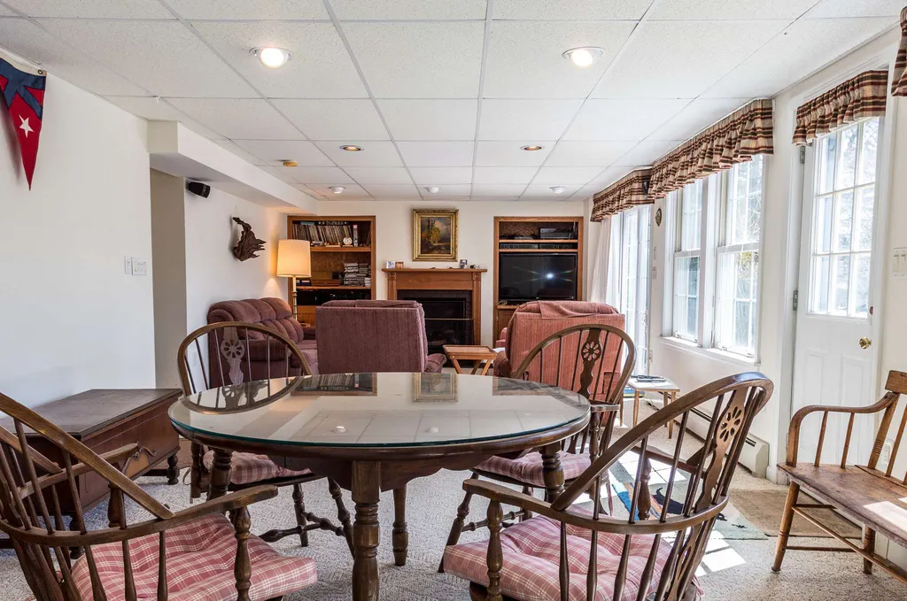18 Brewster Heights Wolfeboro NH 03894