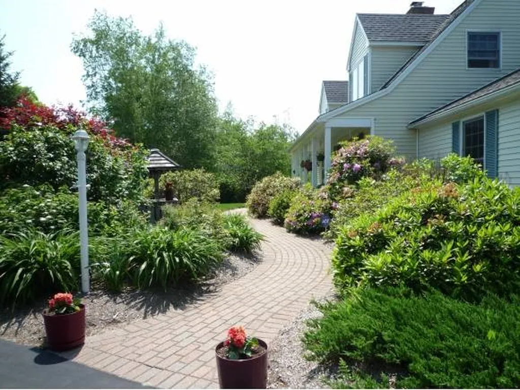 18 Brewster Heights Wolfeboro NH 03894