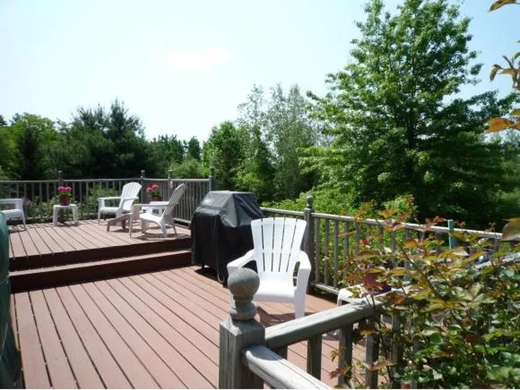18 Brewster Heights Wolfeboro NH 03894