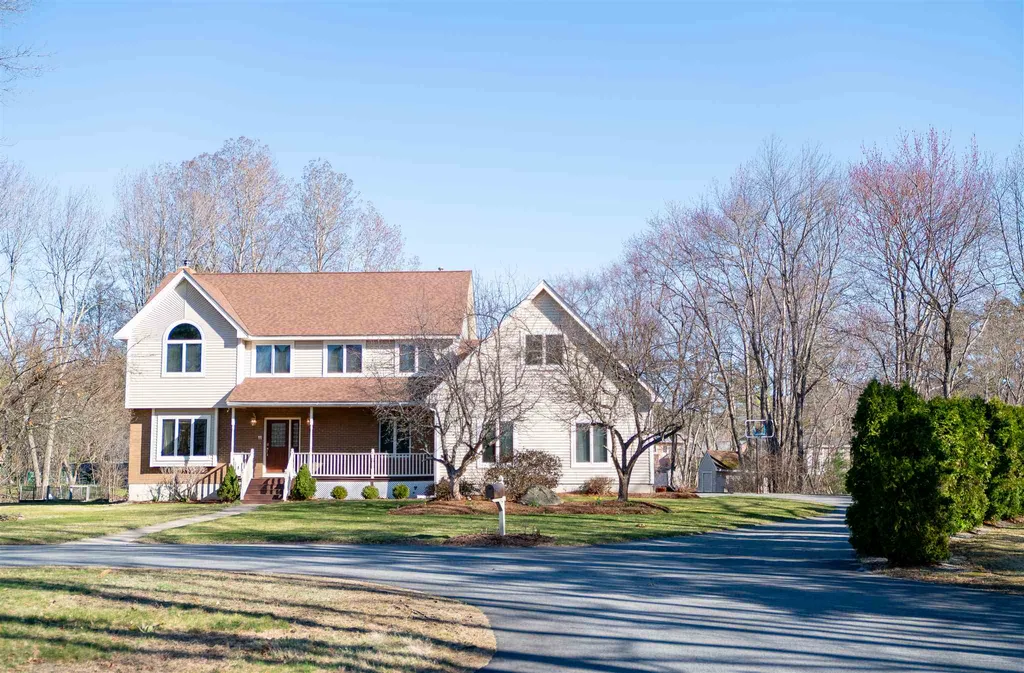 11 Blue Fox Road Salem NH 03079