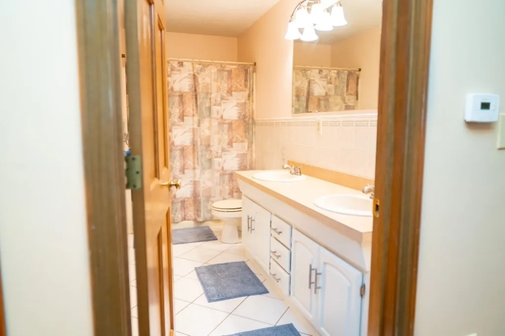 11 Blue Fox Road Salem NH 03079