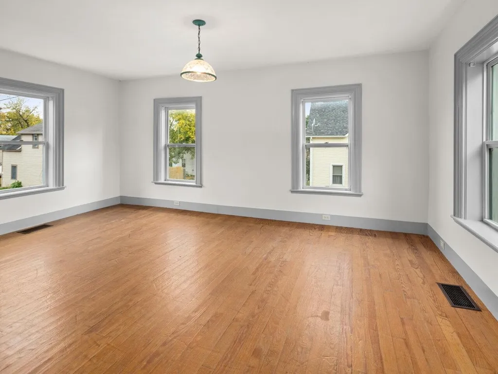 8 East Street Vergennes VT 05491