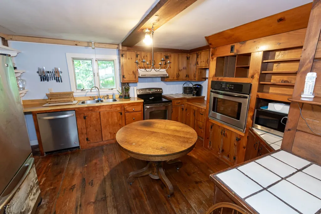 676 Abbot Hill Road Wilton NH 03086