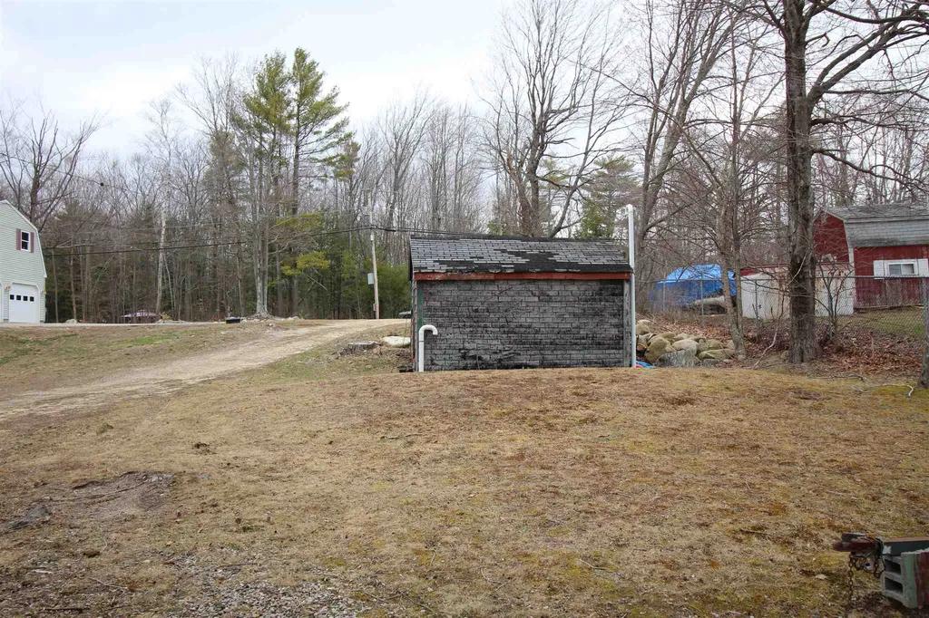 13 Fox Road Middleton NH 03887