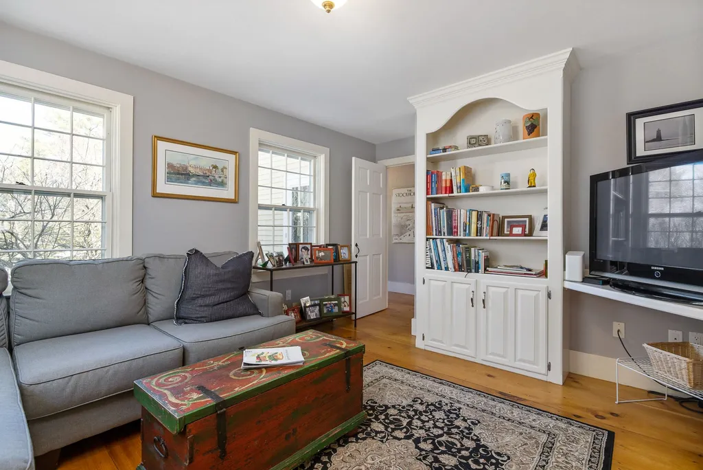 38 Mckone Lane Dover NH 03820