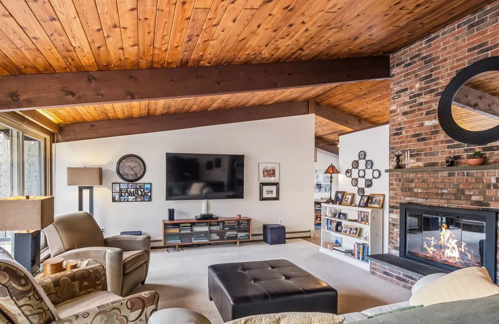 44 Sprucewood Drive Gilford NH 03249