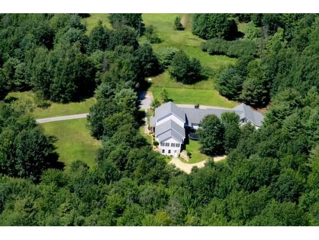 74 Curtisville Road Concord NH 03301