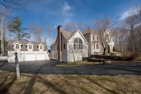 4 Birchview Drive Dunbarton NH 03046