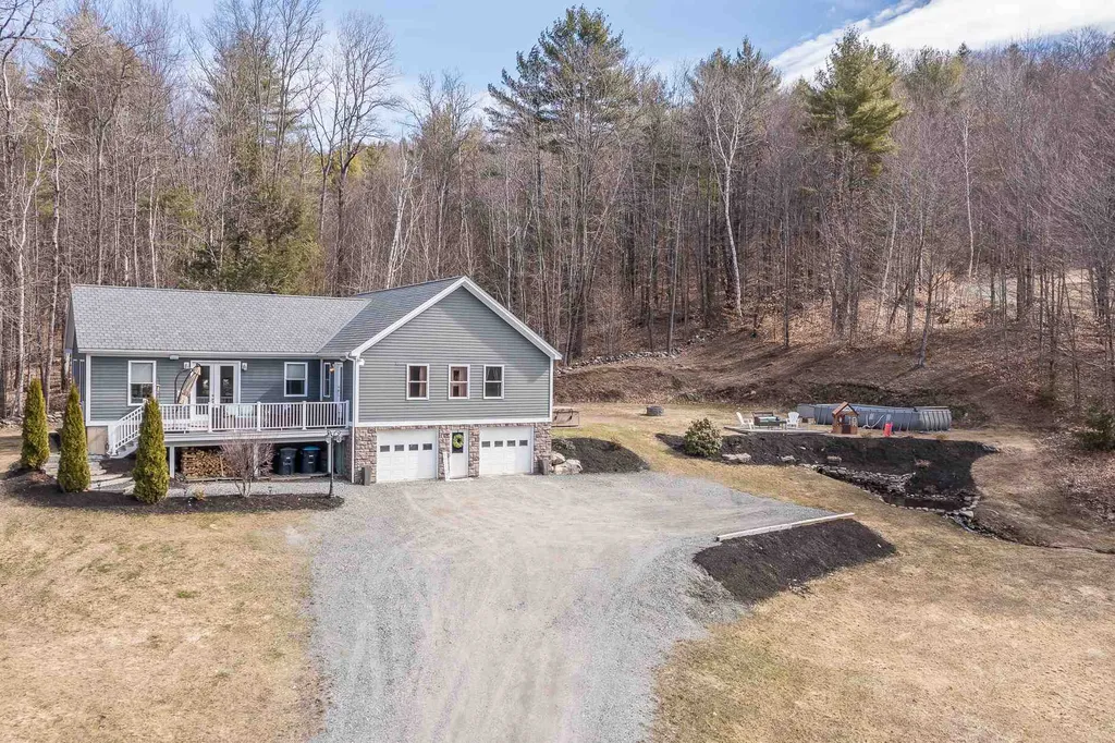 21 Sportsmen Cove Hartland VT 05048