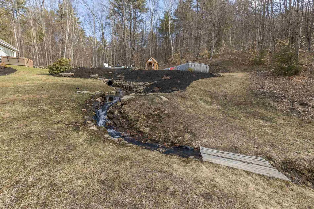 21 Sportsmen Cove Hartland VT 05048