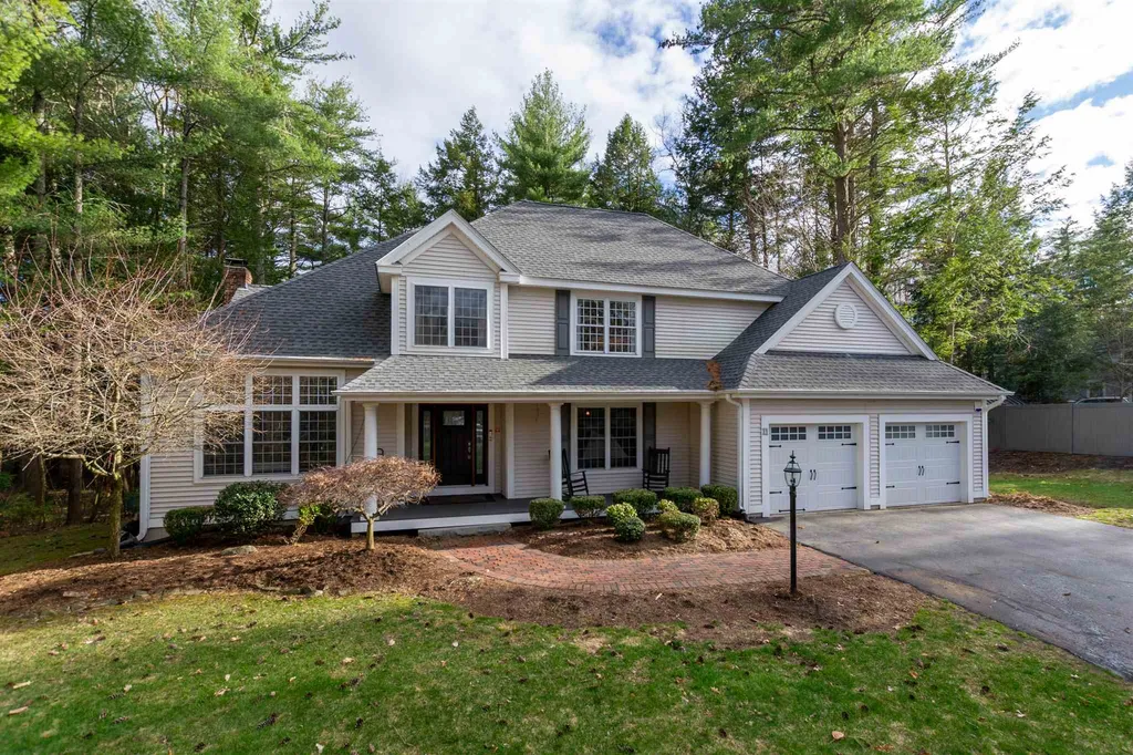 11 Captains Way Exeter NH 03833-4563