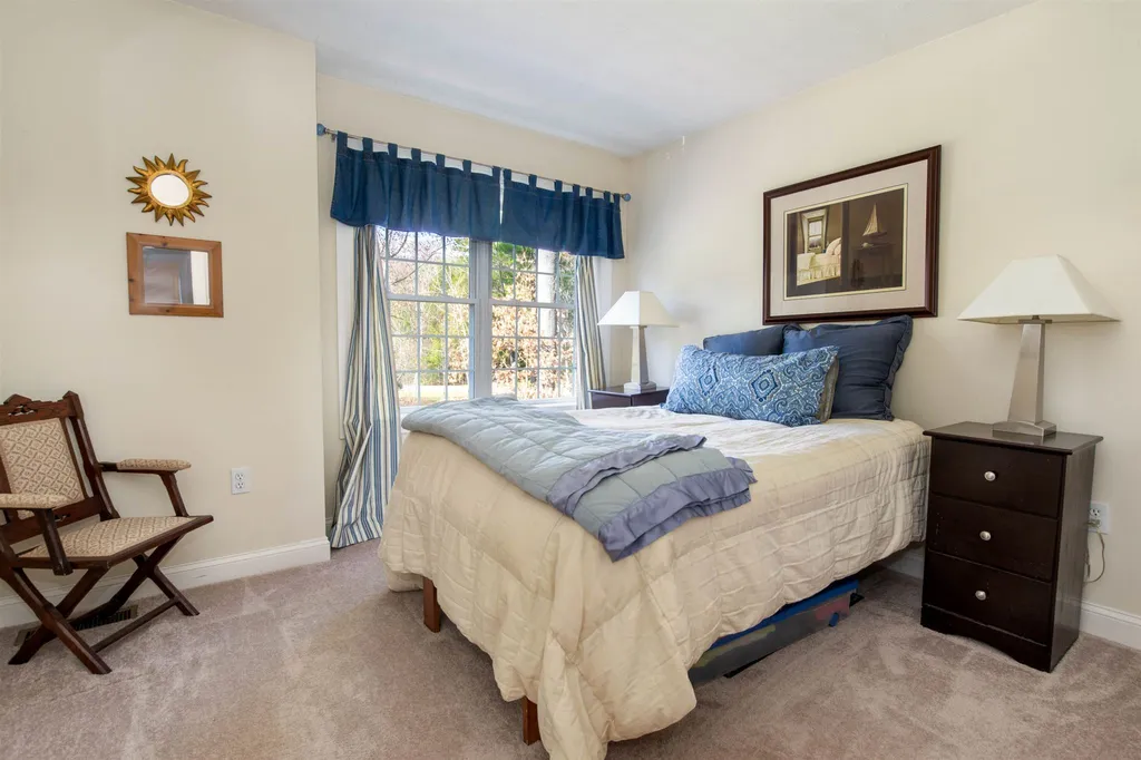 11 Captains Way Exeter NH 03833-4563