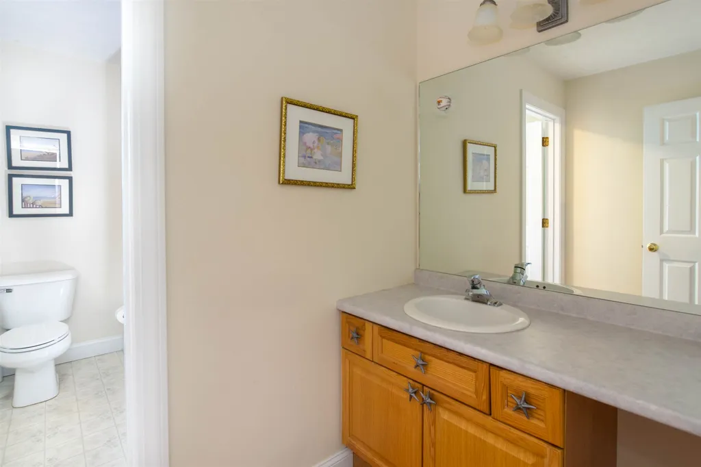 11 Captains Way Exeter NH 03833-4563