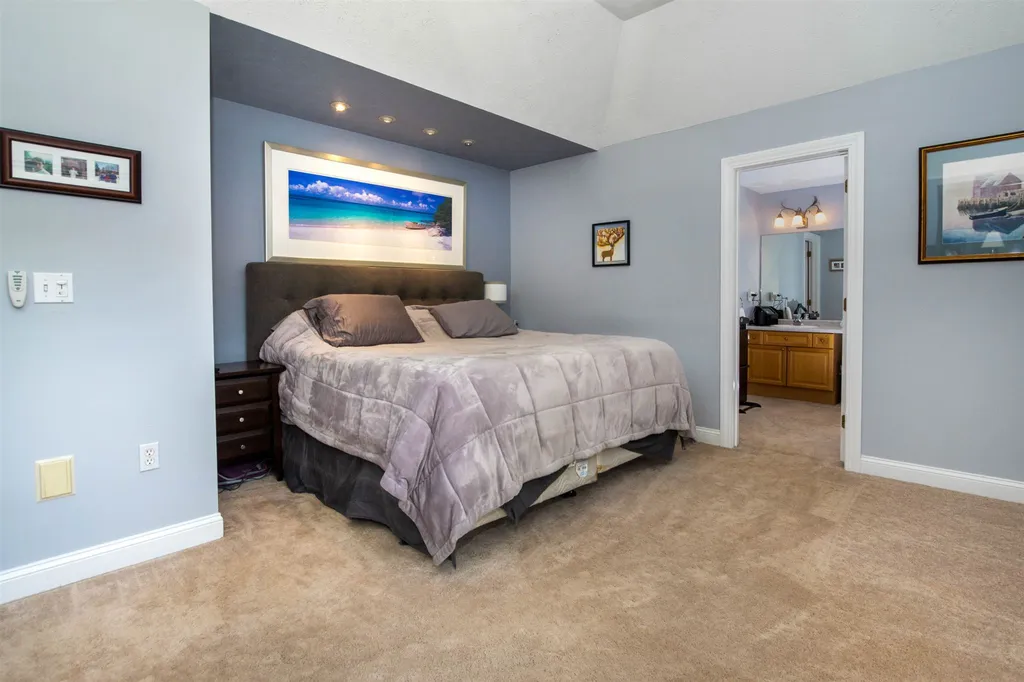 11 Captains Way Exeter NH 03833-4563