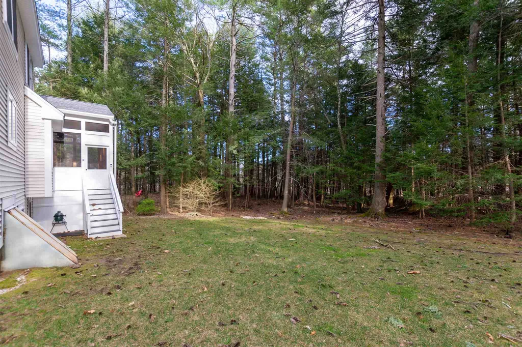 11 Captains Way Exeter NH 03833-4563
