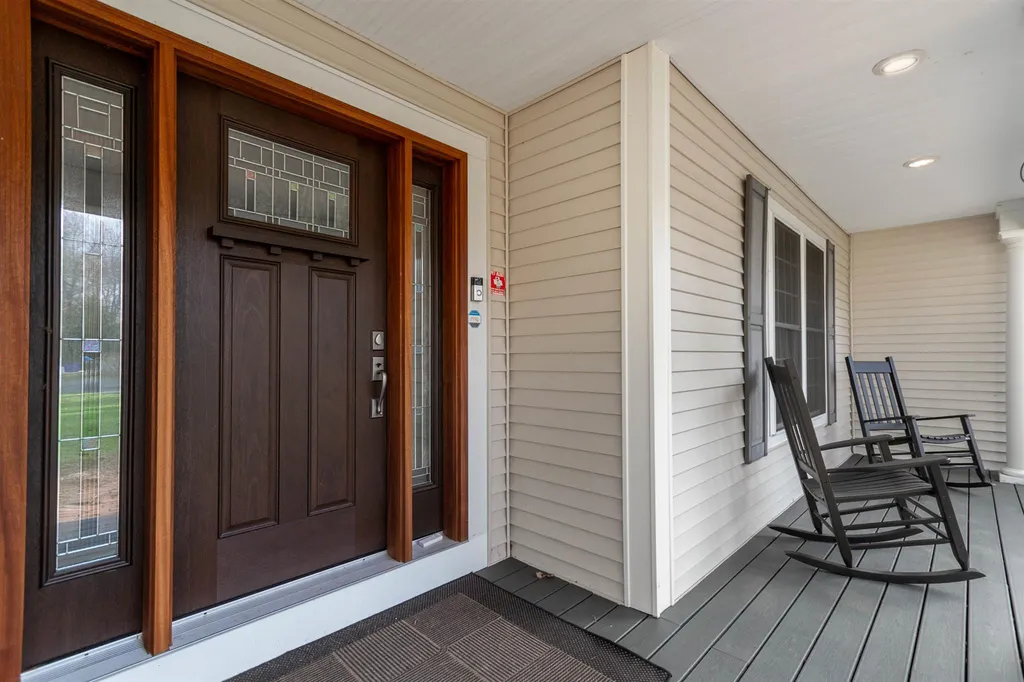 11 Captains Way Exeter NH 03833-4563