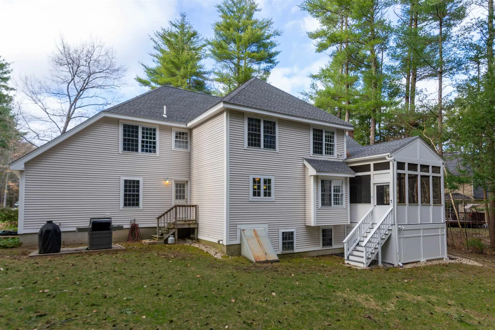 11 Captains Way Exeter NH 03833-4563
