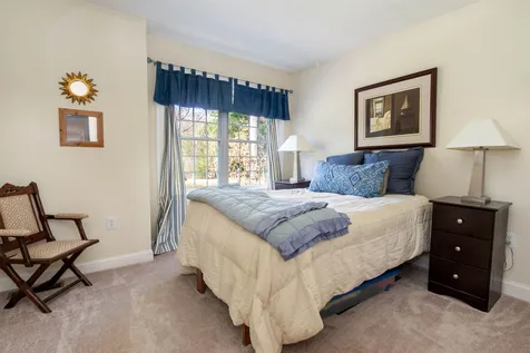 11 Captains Way Exeter NH 03833-4563