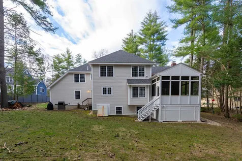 11 Captains Way Exeter NH 03833-4563