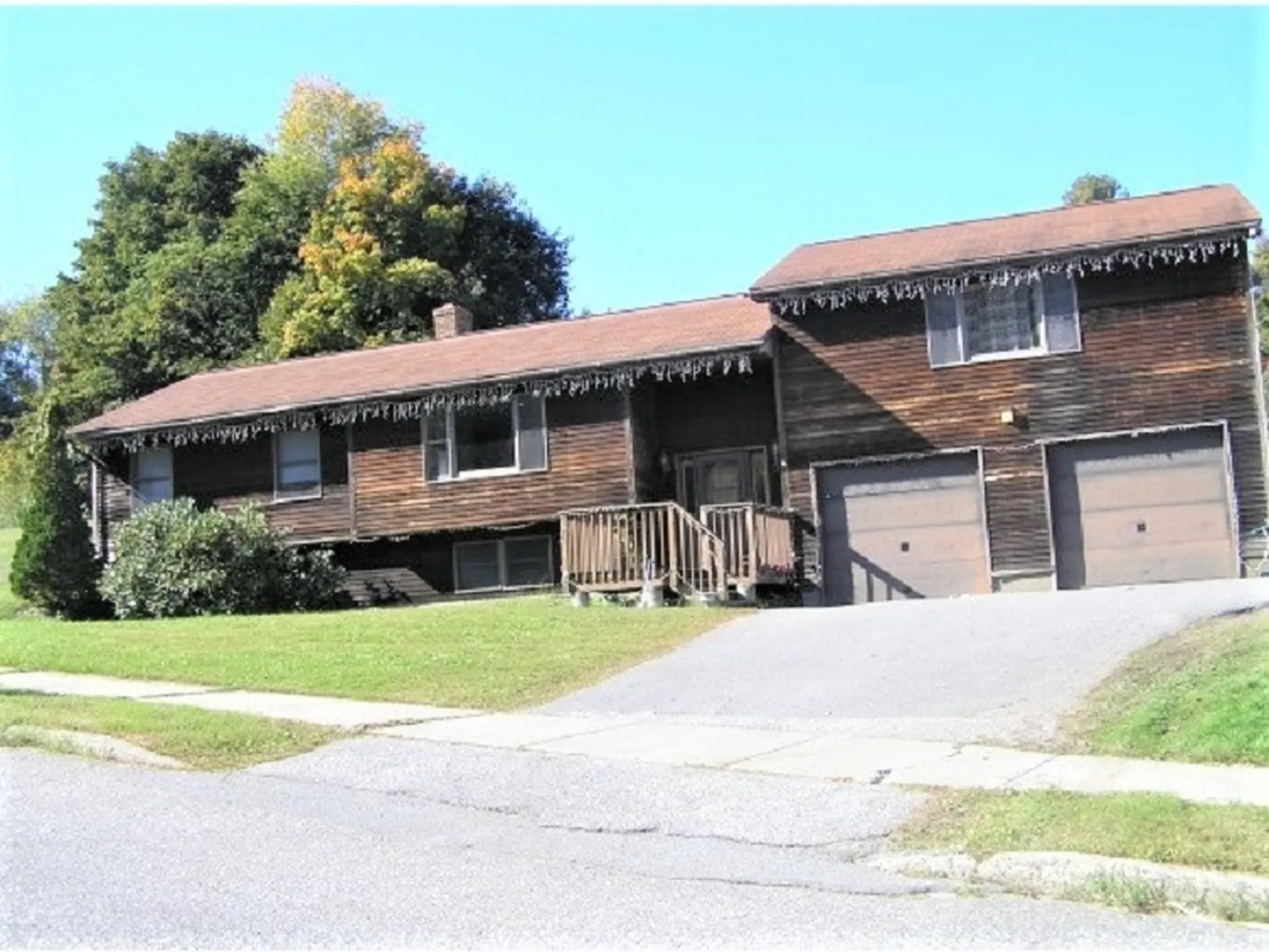 16 Nel Mar Heights Claremont NH 03743