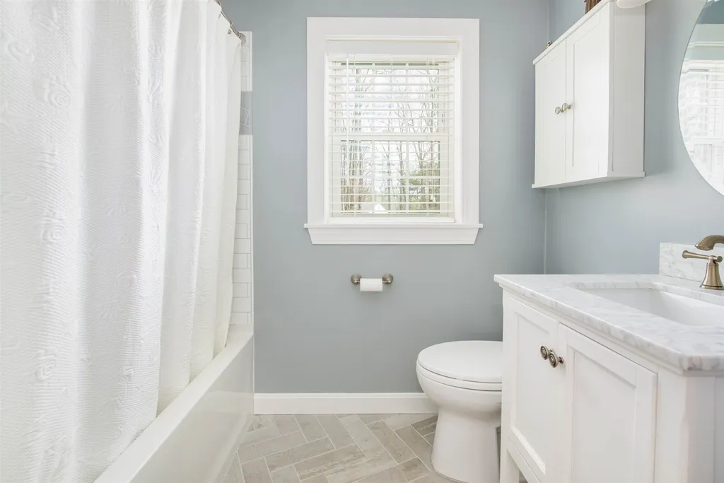 31 Great Hill Drive Newmarket NH 03857