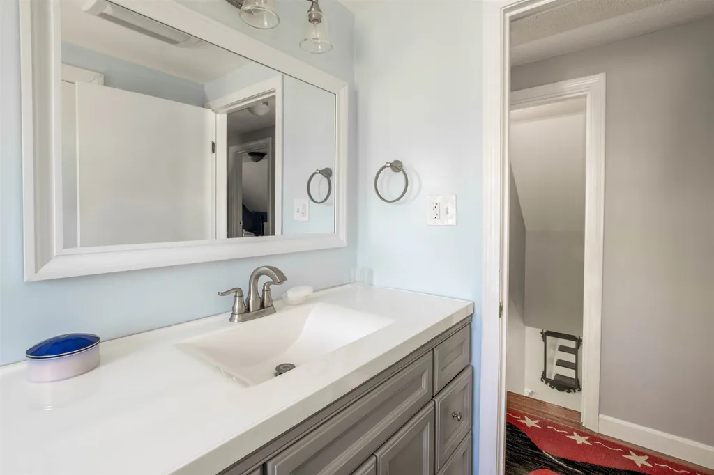 31 Great Hill Drive Newmarket NH 03857