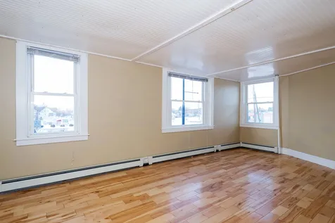 61 Hanson Street Rochester NH 03867