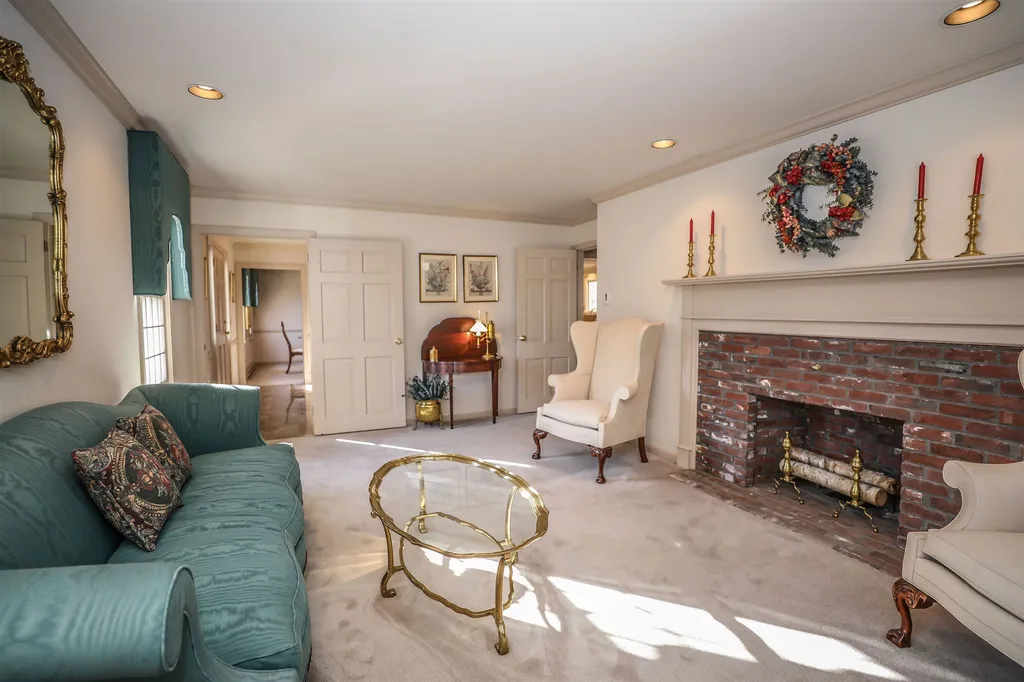 16 Winterberry Drive Amherst NH 03031