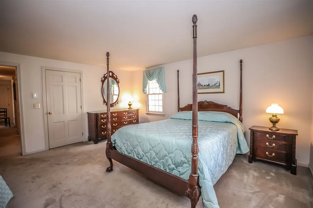 16 Winterberry Drive Amherst NH 03031